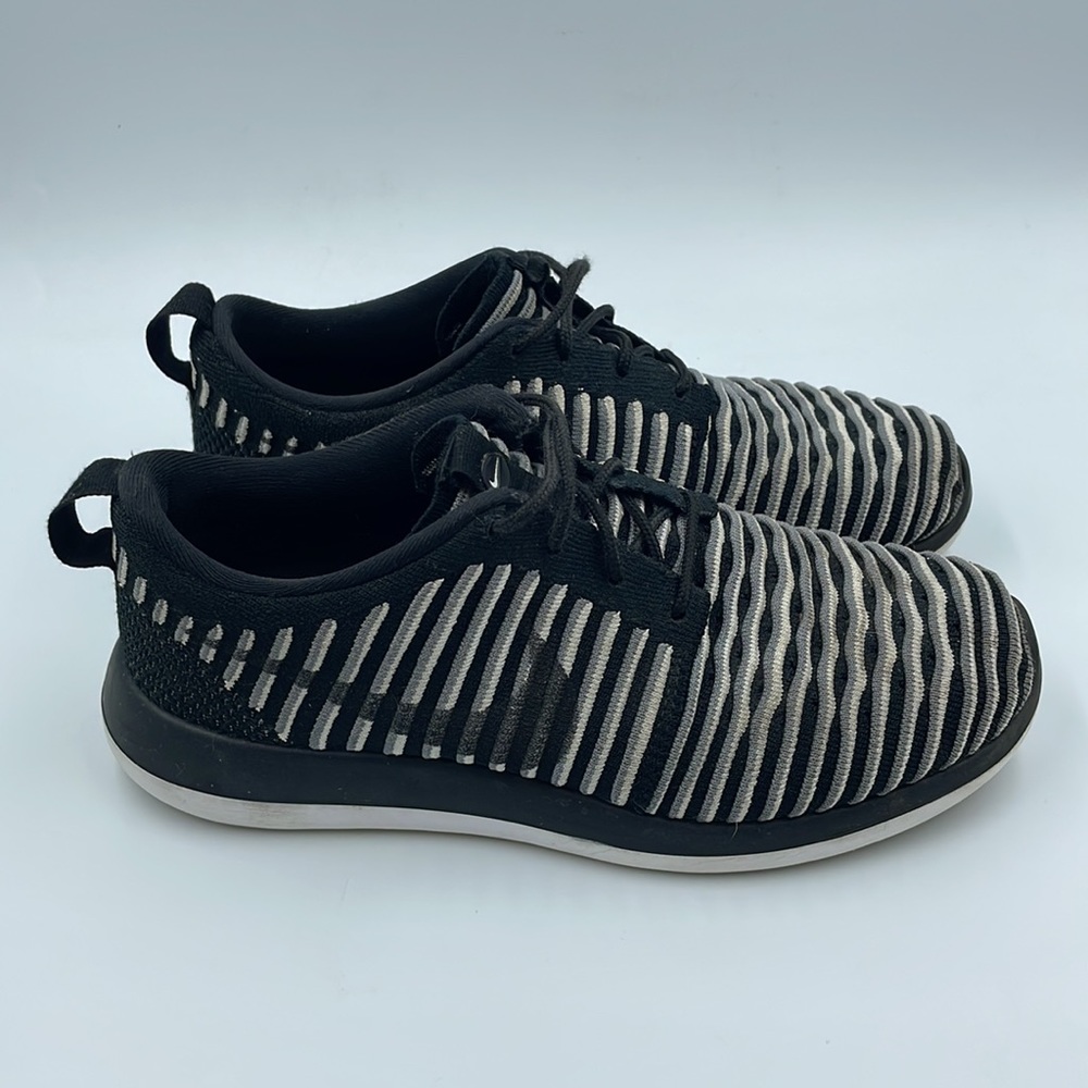 Nike Rosche Two Flyknit, Women’s sz 6.5‎